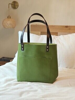 Unicorn/ Rare Portland Leather Goods Classic Leather Tote Bag In Green Apple
